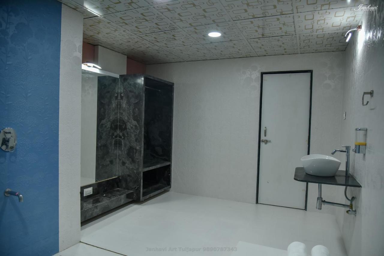 Pawan Executive Tuljapur Exterior foto