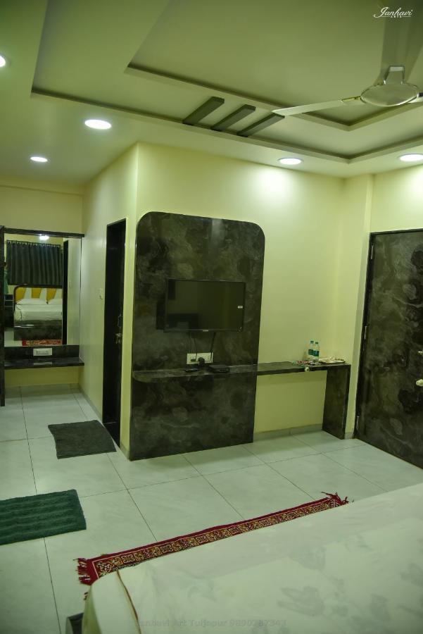 Pawan Executive Tuljapur Exterior foto