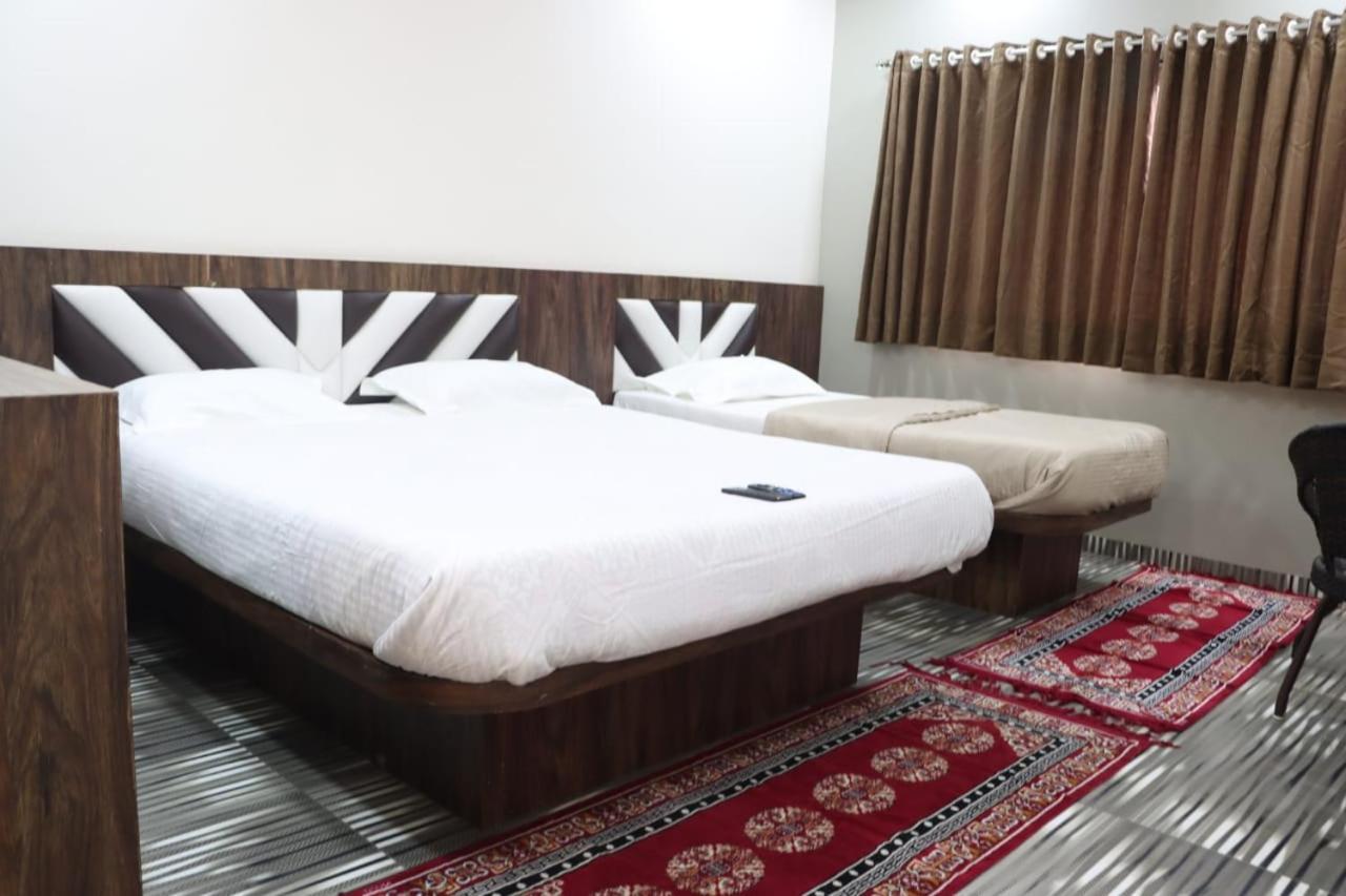Pawan Executive Tuljapur Exterior foto