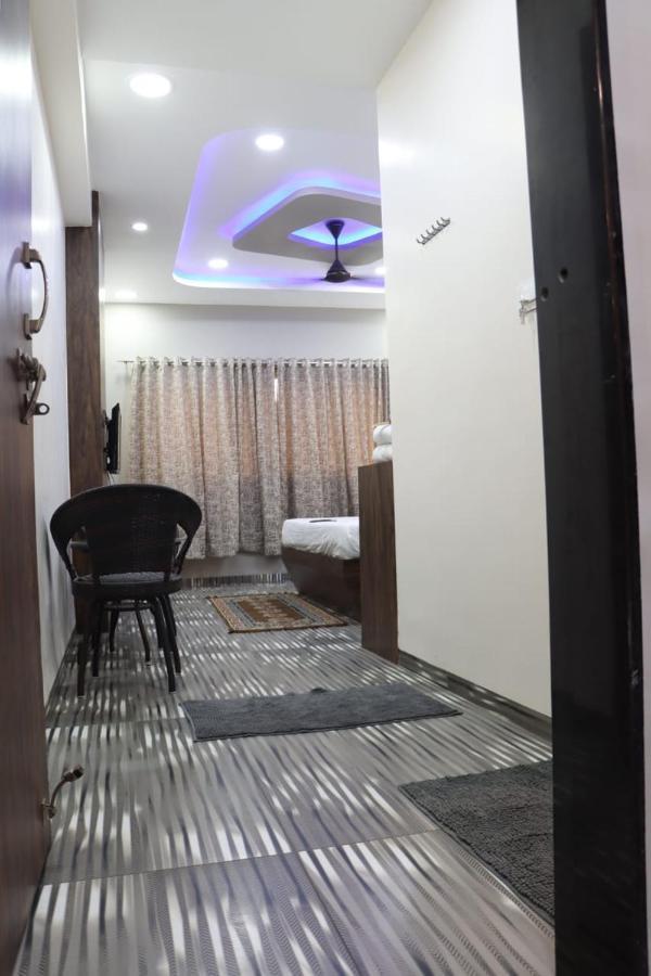 Pawan Executive Tuljapur Exterior foto